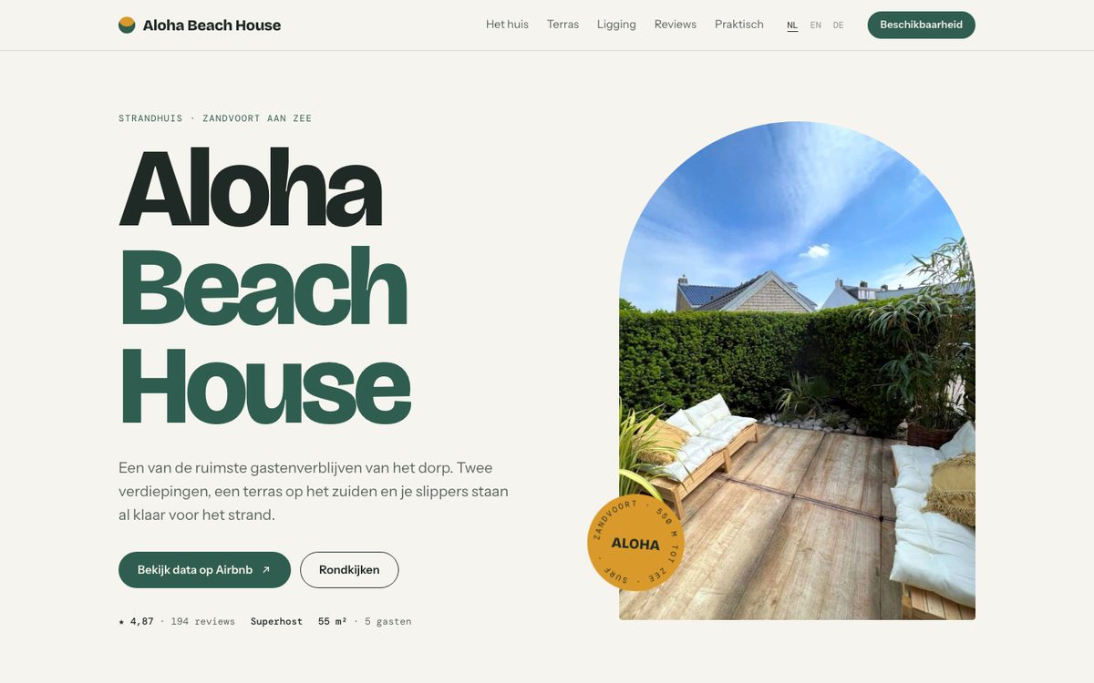 Example site Aloha Beach House: arched photo of a sunny terrace